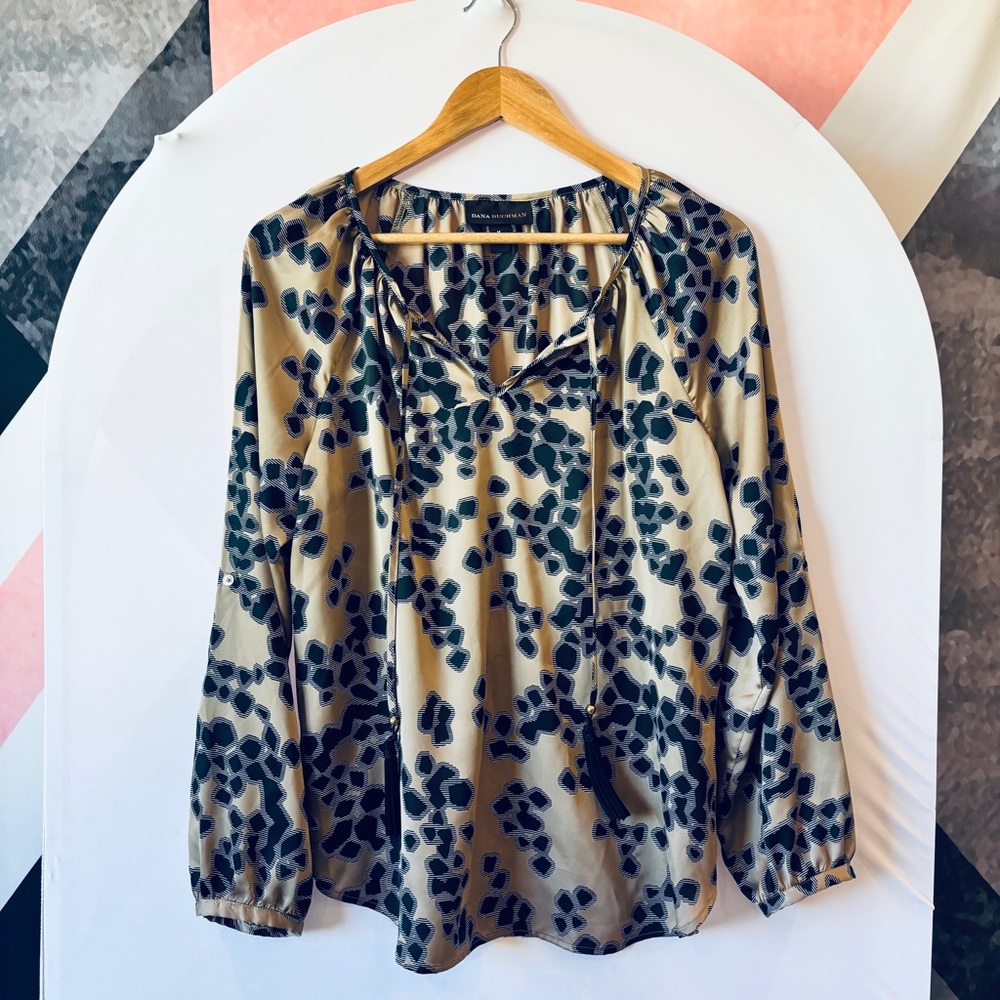 Dana Buchman Navy and Beige Blouse